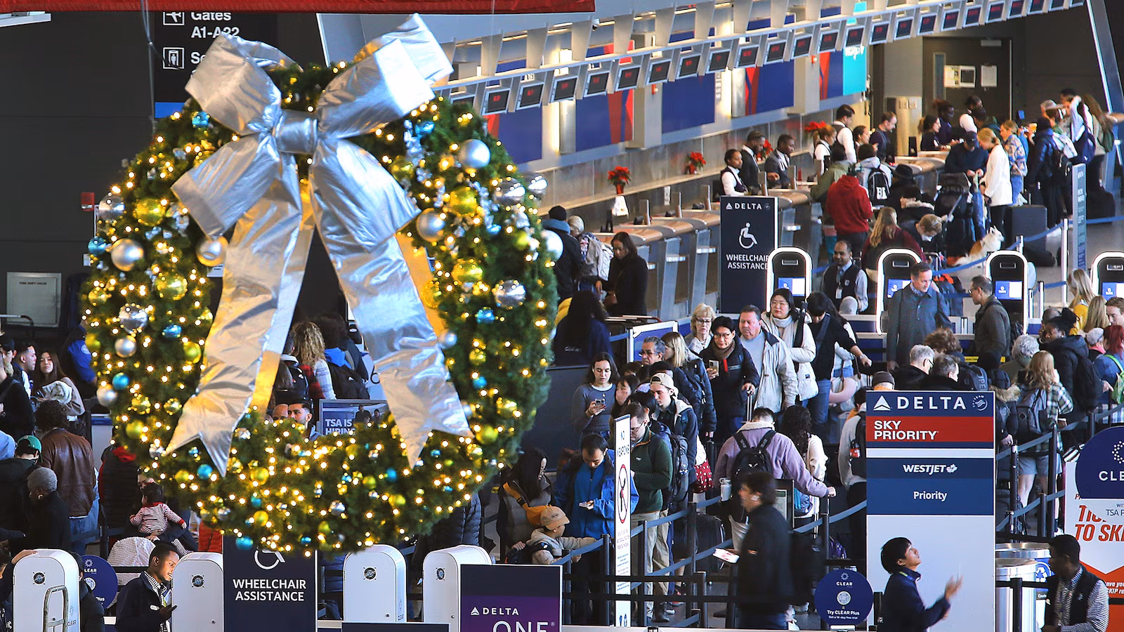 Tips for Holiday Airport Travel: Navigating the Hustle and Bustle with Ease