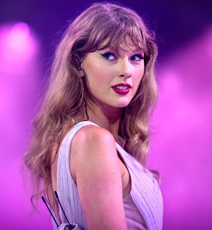 Taylor Swift’s haircare routine broken down into 8 simple steps
